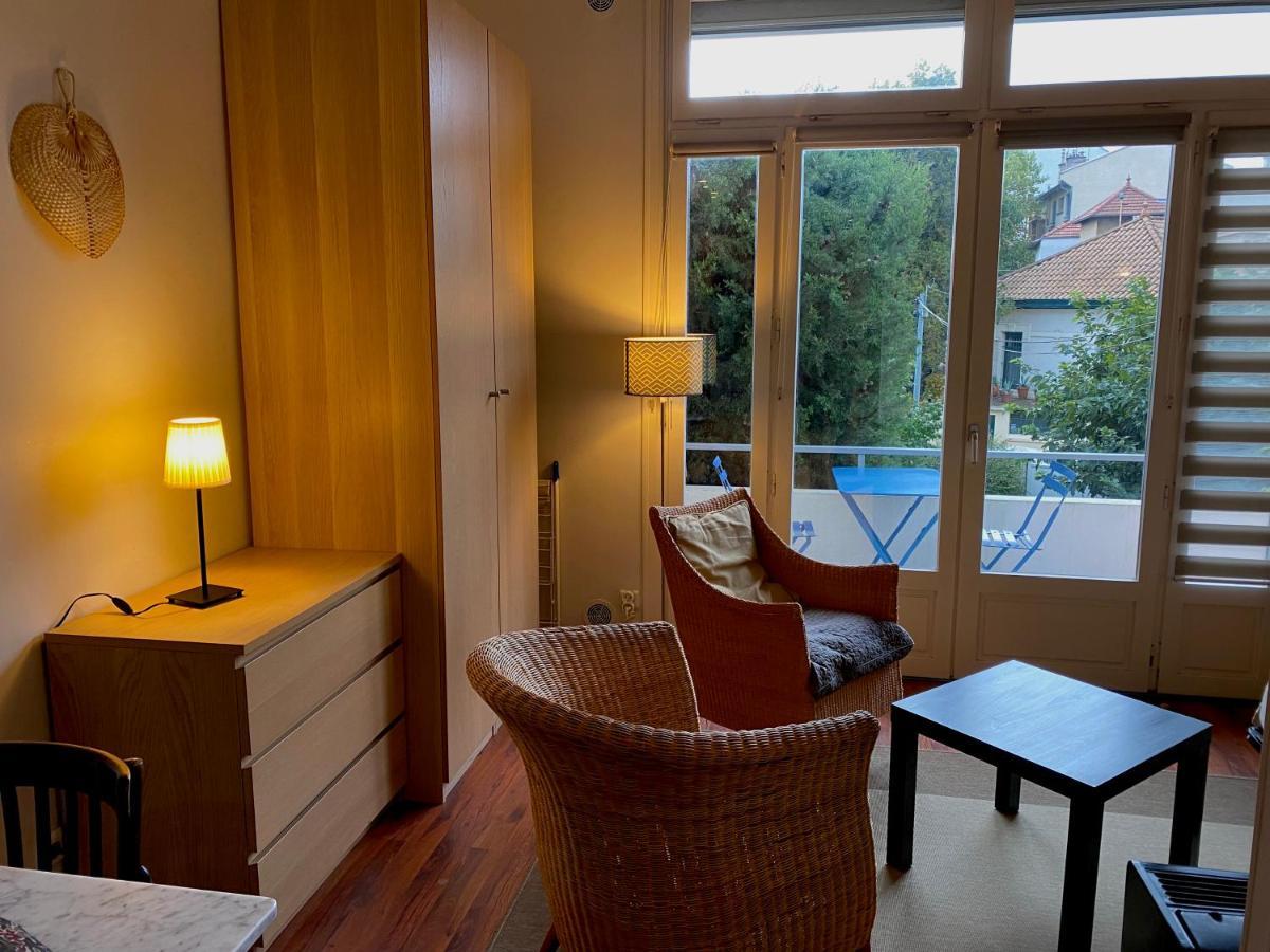 Le Balcon De Jules - Charmant Pied-A-Terre - Parking Possible Pour Vehicule De Moins De 4,40 M De Long Apartment Lyon Bagian luar foto